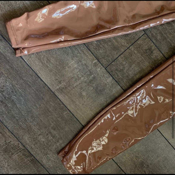 House of CB Haridan Patent Stretch Vinyl - Picture 4 of 6